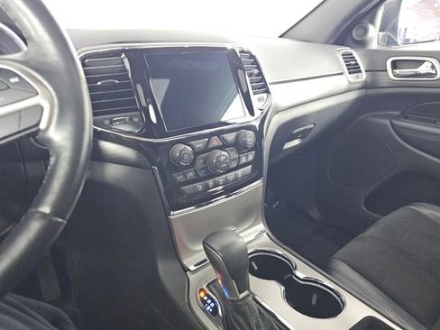 Used 2021 Jeep Grand Cherokee Laredo X image 32