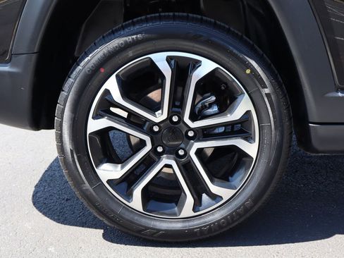 Used 2022 Jeep Compass Limited image 40