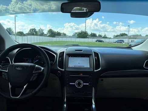 Used 2019 Ford Edge Titanium w/ Cold Weather Package FWD image 10