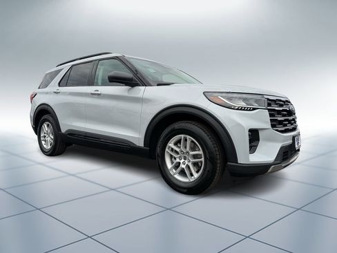 New 2026 Ford Explorer Active w/ Active Comfort Package image 2