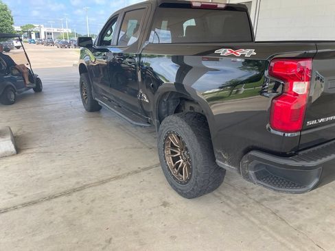 Used 2023 Chevrolet Silverado 1500 Custom AWD/4WD image 12