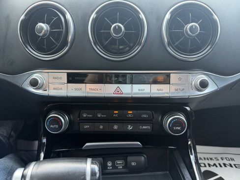 Used 2018 Kia Stinger Premium RWD image 18