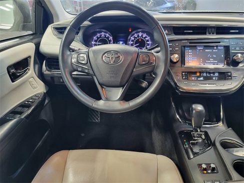 Used 2016 Toyota Avalon Touring image 24