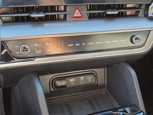 Used 2024 Kia Sportage SX image 29