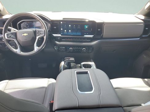 Used 2022 Chevrolet Silverado 1500 LTZ w/ LTZ Convenience Package II AWD/4WD image 11