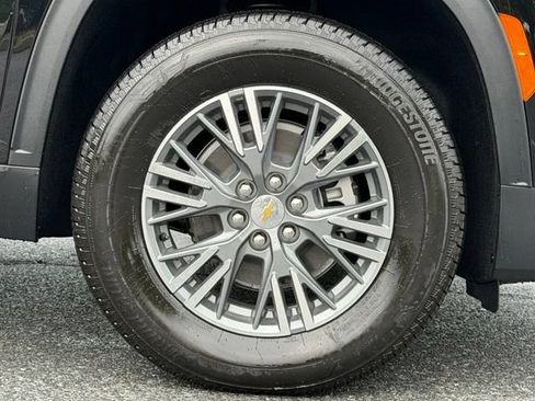 New 2026 Chevrolet Traverse LT w/ Driver Confidence Package FWD image 17