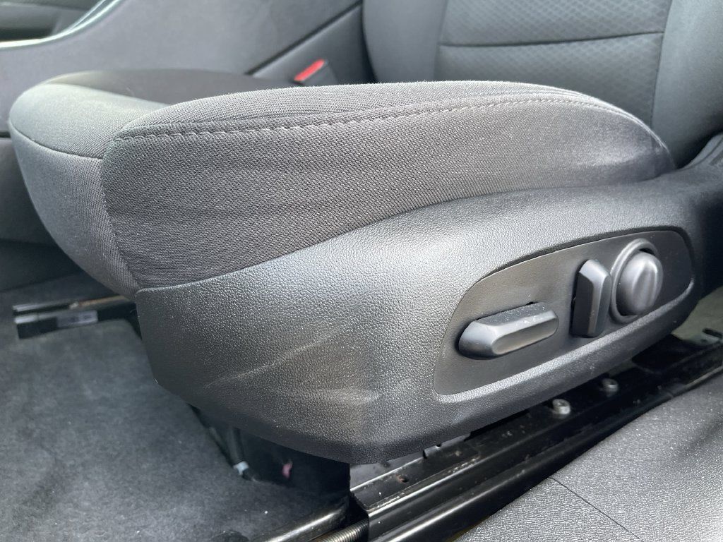 Used 2019 Chevrolet Malibu RS FWD image 21