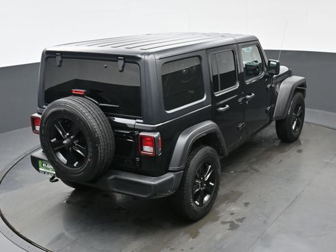 Used 2022 Jeep Wrangler Unlimited Sport image 35