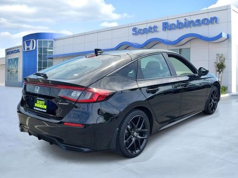 Used 2023 Honda Civic Sport image 4