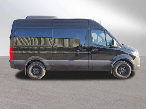 Used 2025 Mercedes-Benz Sprinter 2500 image 2
