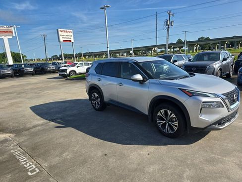 Used 2023 Nissan Rogue SV FWD image 10