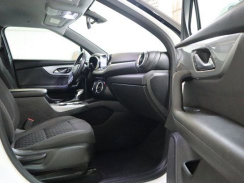 Used 2019 Chevrolet Blazer LT image 10