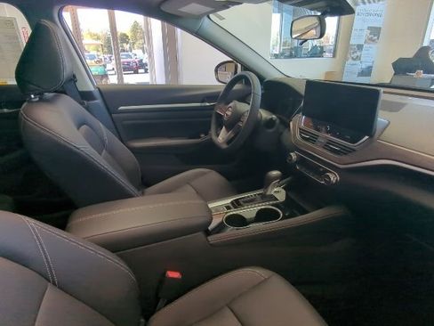 New 2025 Nissan Altima 2.5 SL image 12