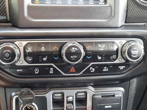 Used 2020 Jeep Gladiator Sport w/ Quick Order Package 24S AWD/4WD image 14