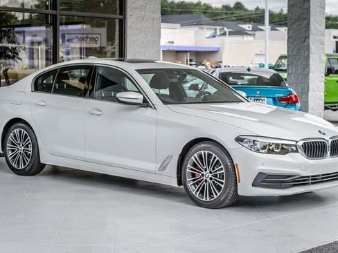 Used 2019 BMW 530i w/ Convenience Package RWD image 4