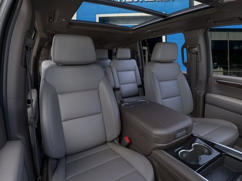 New 2026 Chevrolet Suburban LT w/ Advanced Technology Package RWD image 16