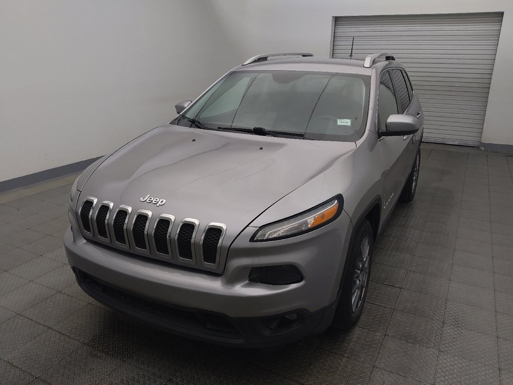 Used 2018 Jeep Cherokee Latitude FWD image 15