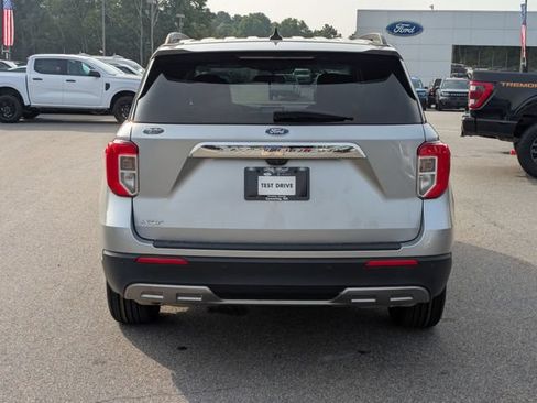 Certified 2023 Ford Explorer XLT w/ Equipment Group 202A RWD image 4