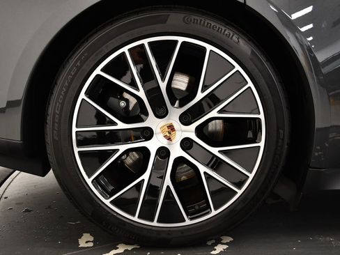 Used 2025 Porsche Taycan image 15