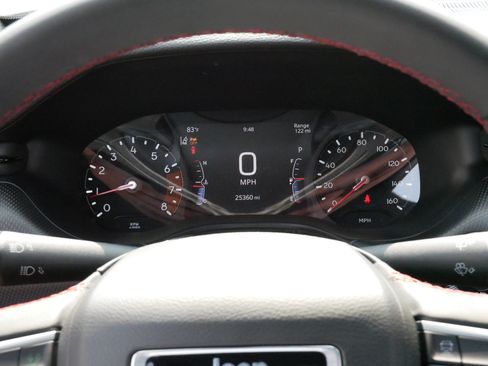 Used 2025 Jeep Compass Trailhawk AWD/4WD image 21