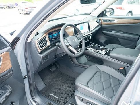 New 2026 Volkswagen Atlas SE FWD image 18