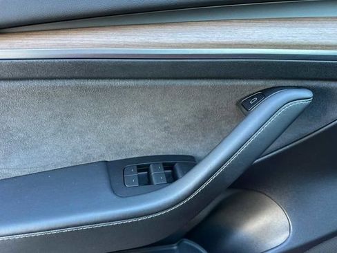 Used 2022 Tesla Model 3 Long Range image 10