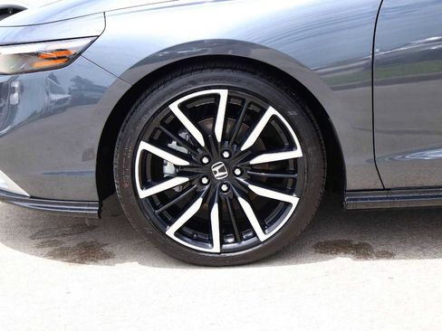 Used 2025 Honda Accord Touring image 8
