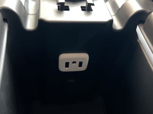 Used 2020 Buick Envision Essence w/ LPO, Cargo Package image 33