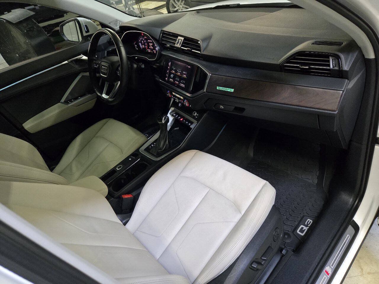 Used 2021 Audi Q3 2.0T Premium Plus w/ Premium Plus Package AWD/4WD image 15