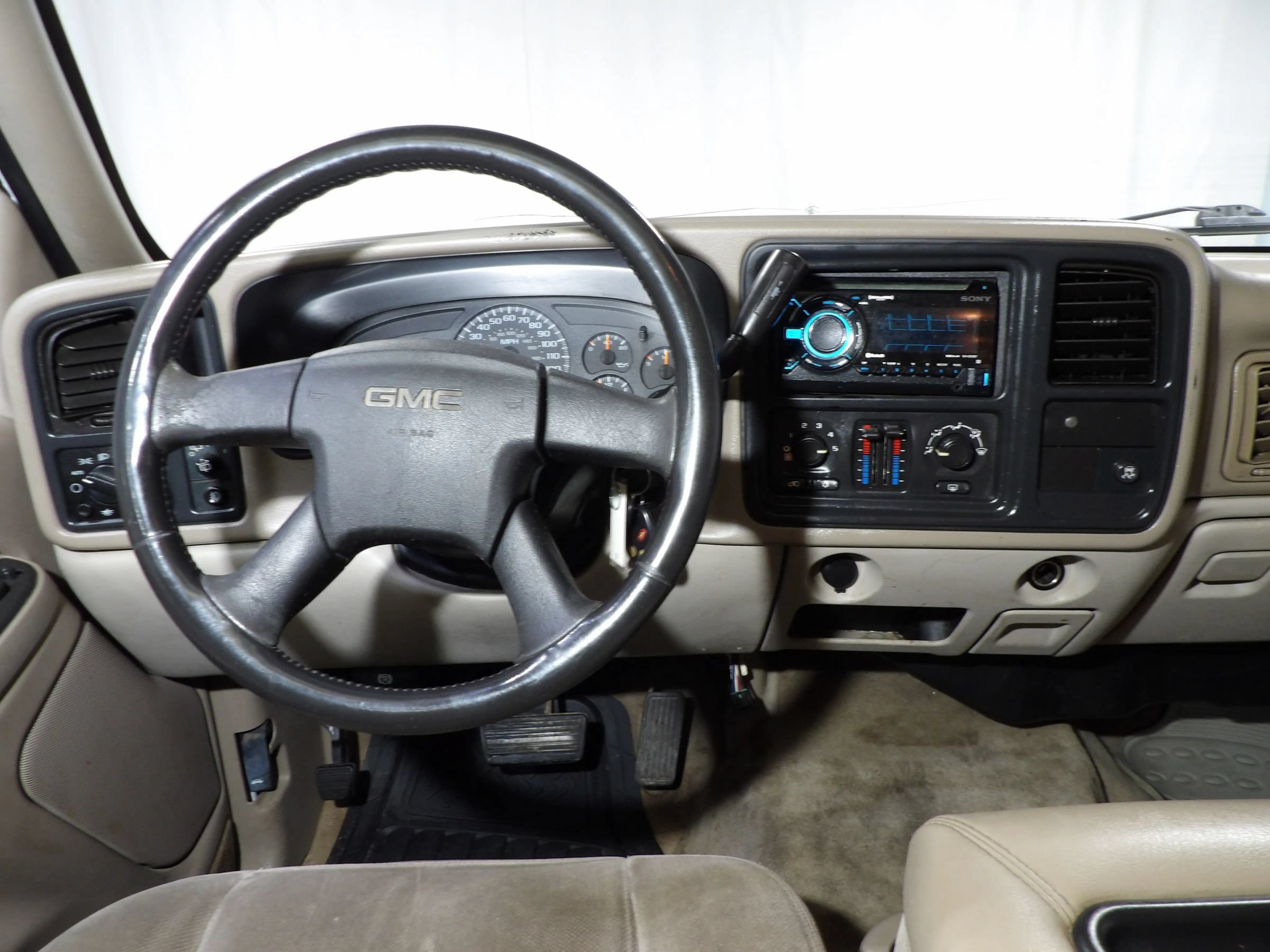 Used 2004 GMC Yukon XL SLE RWD image 13