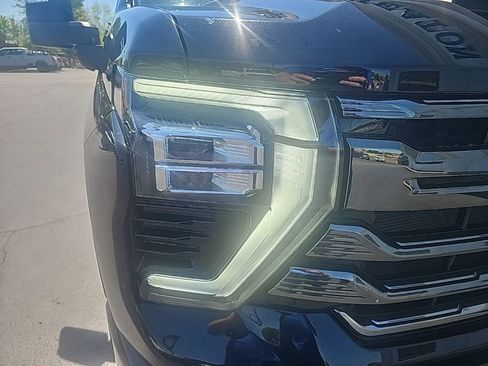 Used 2024 Chevrolet Silverado 2500 High Country w/ Midnight Edition AWD/4WD image 7