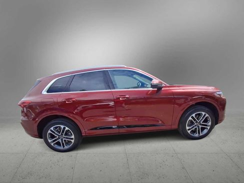 Used 2025 Audi Q5 Premium w/ Premium Plus AWD/4WD image 9