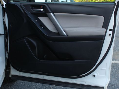 Used 2014 Subaru Forester 2.5i Limited image 18