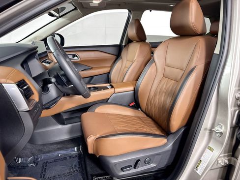 Used 2024 Nissan Rogue Platinum w/ Platinum Premium Package FWD image 27