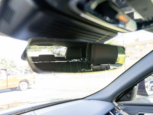 Used 2023 Land Rover Range Rover Velar R-Dynamic S AWD/4WD image 25