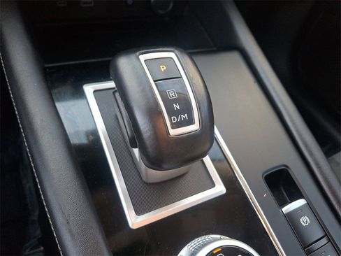 Used 2024 Mitsubishi Outlander SE image 17