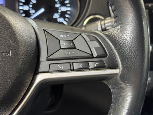 Used 2018 Nissan Rogue SV image 35