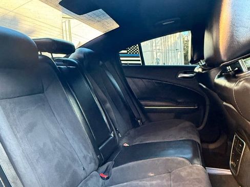 Used 2016 Dodge Charger R/T Scat Pack w/ Technology Group RWD image 17