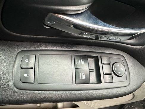 Used 2013 Dodge Grand Caravan American Value Package image 11