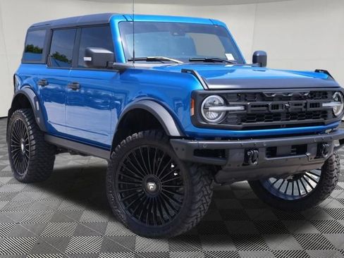 Used 2025 Ford Bronco Badlands AWD/4WD image 4