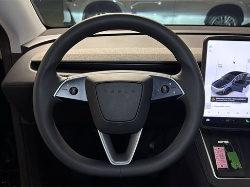 Used 2026 Tesla Model Y 2WD image 21