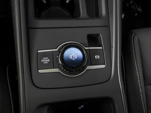Used 2025 Volkswagen Tiguan SE R-Line AWD/4WD image 32
