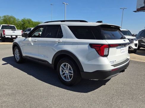 New 2026 Ford Explorer Active image 9