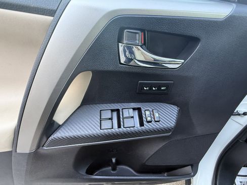 Used 2014 Toyota RAV4 Limited AWD/4WD image 10