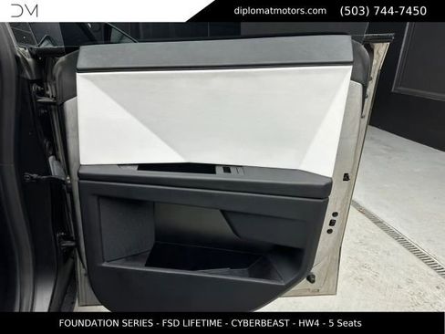 Used 2024 Tesla Cybertruck Cyberbeast AWD/4WD image 27