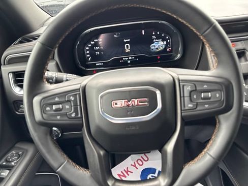 Used 2024 GMC Yukon AT4 AWD/4WD image 18