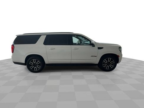 Certified 2024 GMC Yukon XL AT4 w/ AT4 Premium Plus Package AWD/4WD image 9