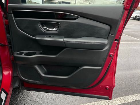 Certified 2025 Honda Pilot Touring image 30