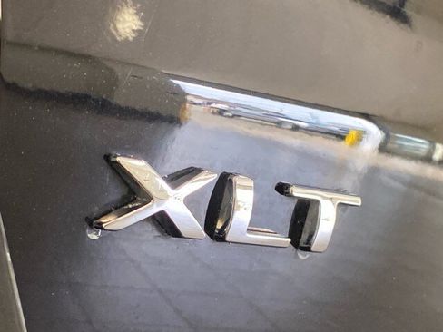 Used 2021 Ford Expedition Max XLT image 7