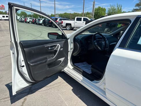 Used 2018 Nissan Altima 2.5 S w/ S Convenience Package image 15